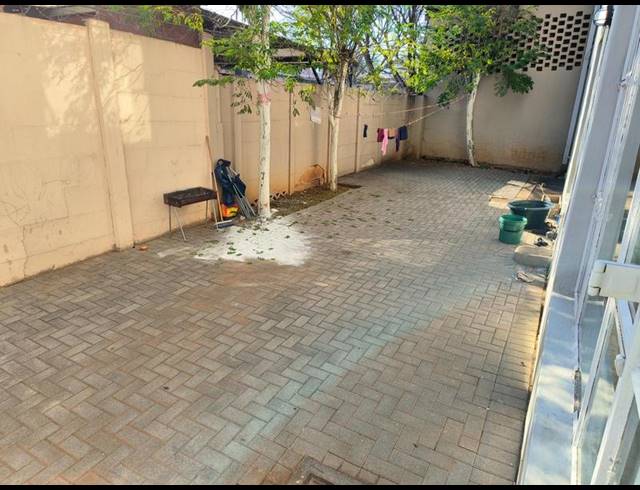 2 BEDROOM APARTMENT FOR SALE IN SILVERTON